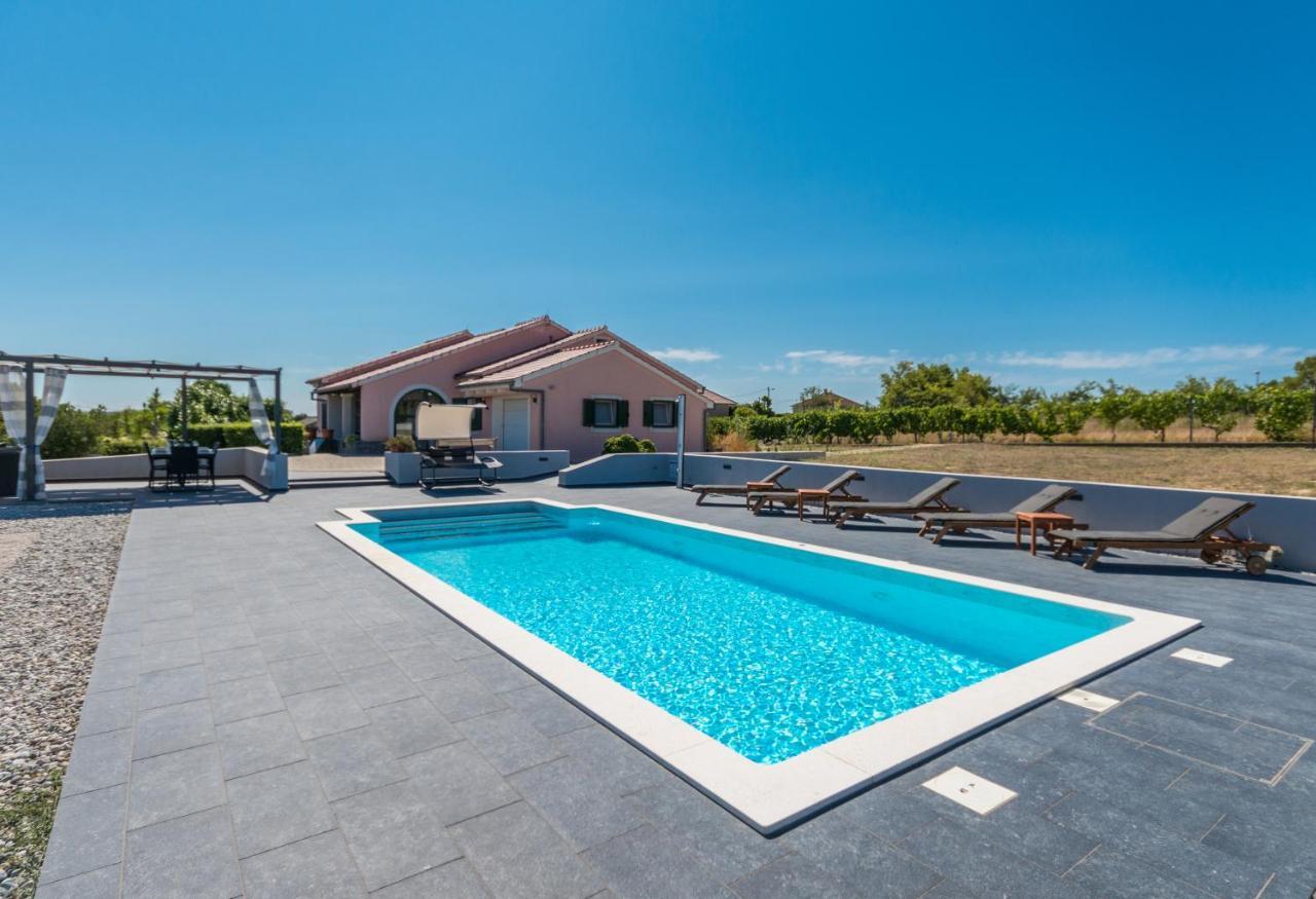 Villa Perini Dvori Donji Zemunik Exterior photo